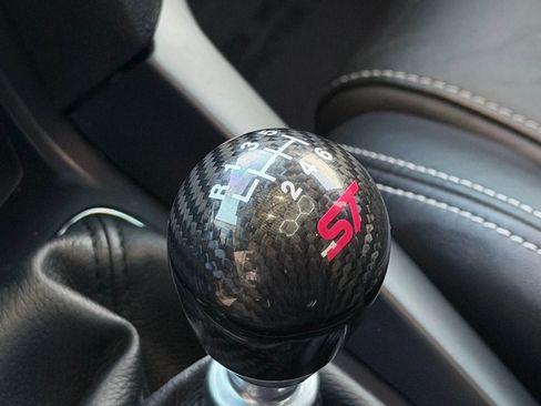 Used 2017 Ford Focus ST w/ Equipment Group 402A image 40