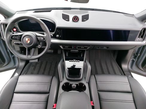 Certified 2025 Porsche Cayenne Coupe image 11