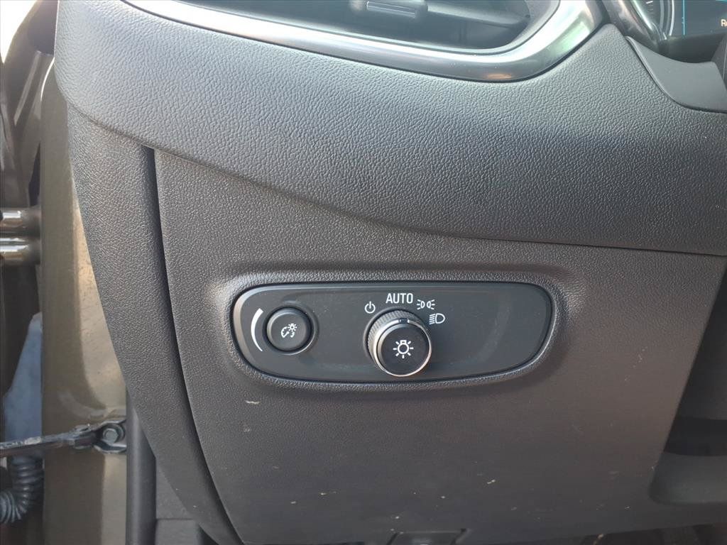 Used 2024 Chevrolet Equinox LT FWD image 17