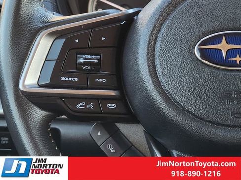 Used 2024 Subaru Forester Premium image 31