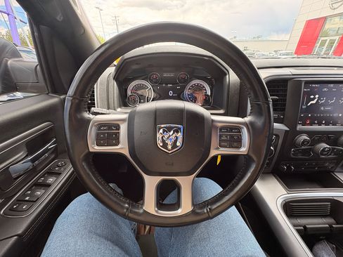 Used 2022 RAM 1500 Classic Warlock w/ Ceramic Grey Warlock Package AWD/4WD image 17