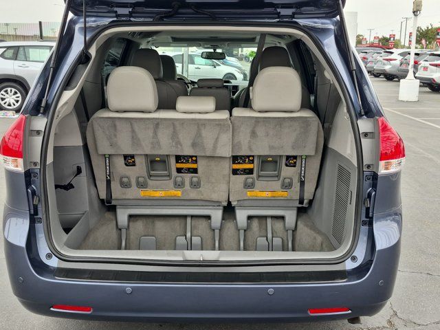 Used 2014 Toyota Sienna XLE FWD image 10