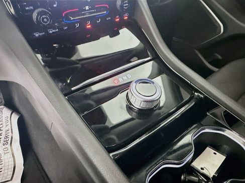 Used 2022 Jeep Grand Cherokee Limited RWD image 25