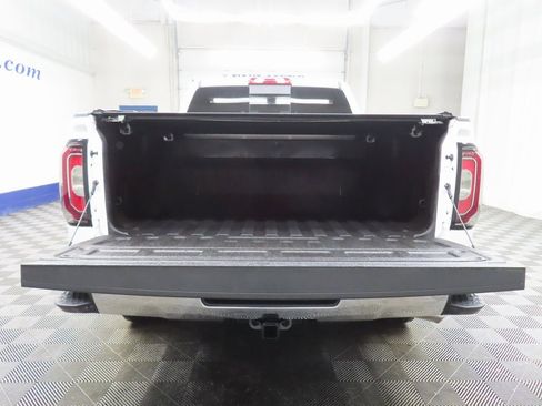 Used 2018 GMC Sierra 1500 SLT w/ SLT Premium Package image 31