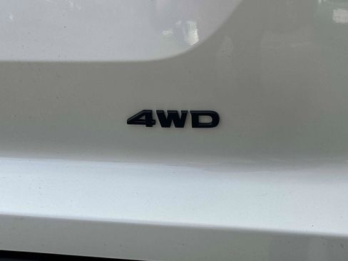 New 2025 Nissan Pathfinder SV image 11