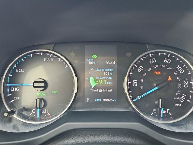 Used 2022 Toyota RAV4 XLE w/ Convenience Package AWD/4WD image 11