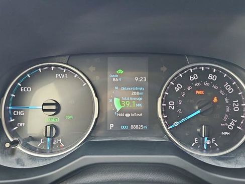 Used 2022 Toyota RAV4 XLE w/ Convenience Package AWD/4WD image 11