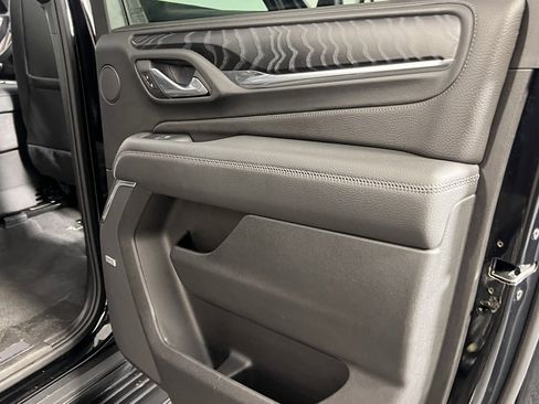 Used 2024 GMC Yukon XL Denali image 33