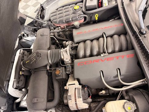 Used 1998 Chevrolet Corvette Coupe w/ Roof Pkg RWD image 19