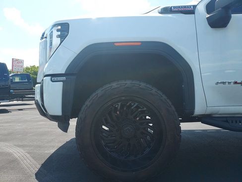 Used 2024 GMC Sierra 2500 AT4 w/ Technology Package AWD/4WD image 16