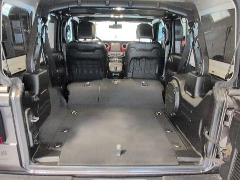 Used 2019 Jeep Wrangler Unlimited Rubicon w/ Dual Top Group AWD/4WD image 33