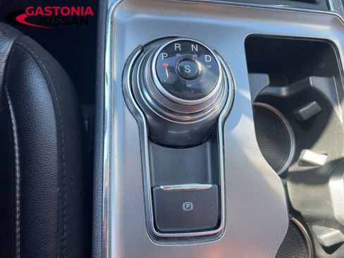 Used 2022 Ford Edge Titanium image 47