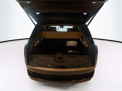 New 2026 Land Rover Range Rover SV image 23