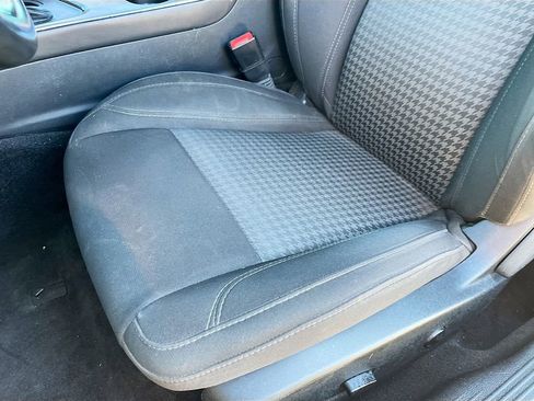 Used 2017 Dodge Challenger SXT RWD image 17