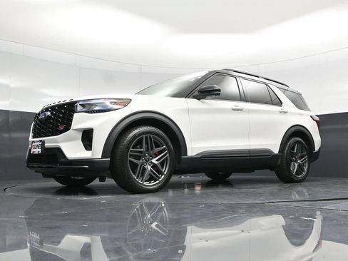Used 2025 Ford Explorer ST AWD/4WD image 55