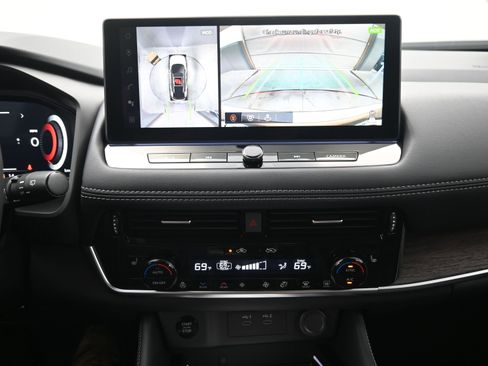 New 2026 Nissan Rogue Platinum w/ Platinum Premium Package image 16