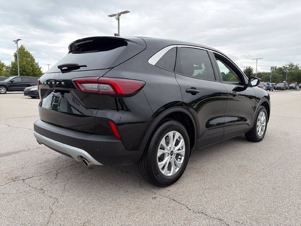 Used 2024 Ford Escape Active w/ Tech Pack #1 FWD image 7