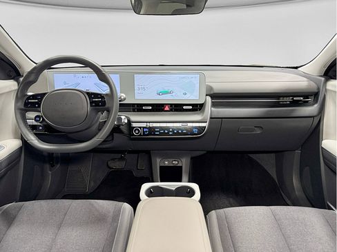 Used 2024 Hyundai Ioniq 5 SE image 16