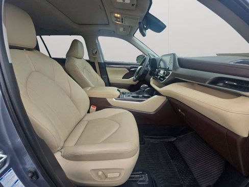 Certified 2020 Toyota Highlander Limited AWD/4WD image 15
