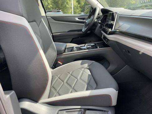 New 2026 Volkswagen Atlas Peak Edition AWD/4WD image 8