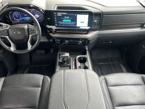 Used 2025 Chevrolet Silverado 1500 LT Trail Boss w/ LT Trail Boss Premium Package AWD/4WD image 14