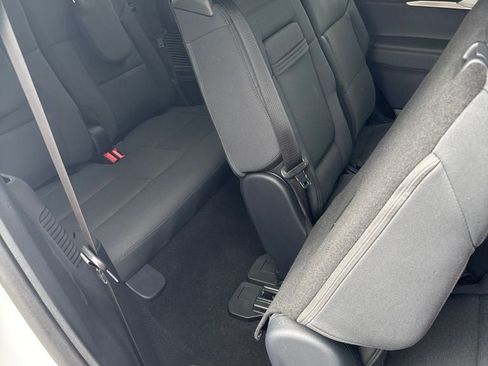 Used 2025 Ford Explorer Active AWD/4WD image 31