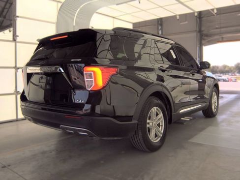 Used 2020 Ford Explorer XLT w/ Equipment Group 202A RWD image 4