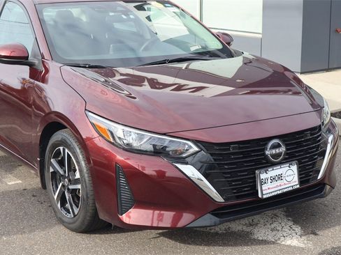 Certified 2025 Nissan Sentra SV image 4