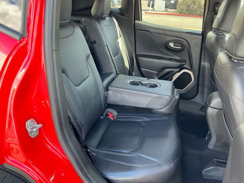 Used 2016 Jeep Renegade Limited image 18