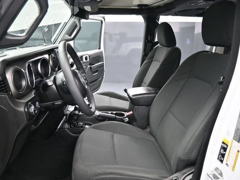 Used 2023 Jeep Gladiator Sport AWD/4WD image 10