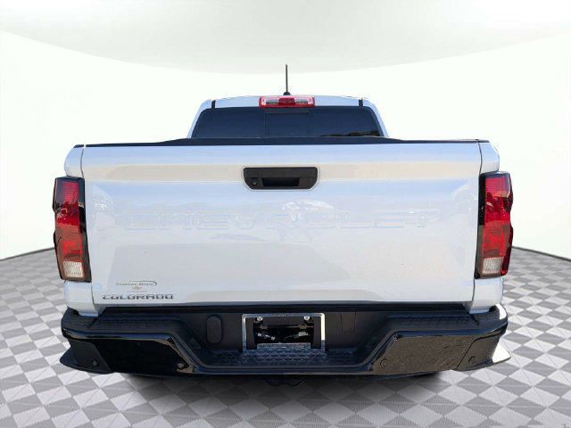 Used 2025 Chevrolet Colorado W/T RWD image 4