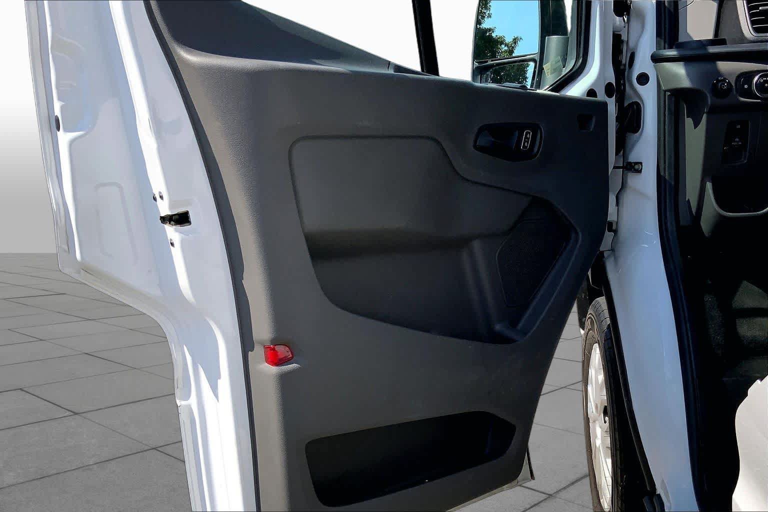 Used 2022 Ford Transit 350 XLT RWD image 23