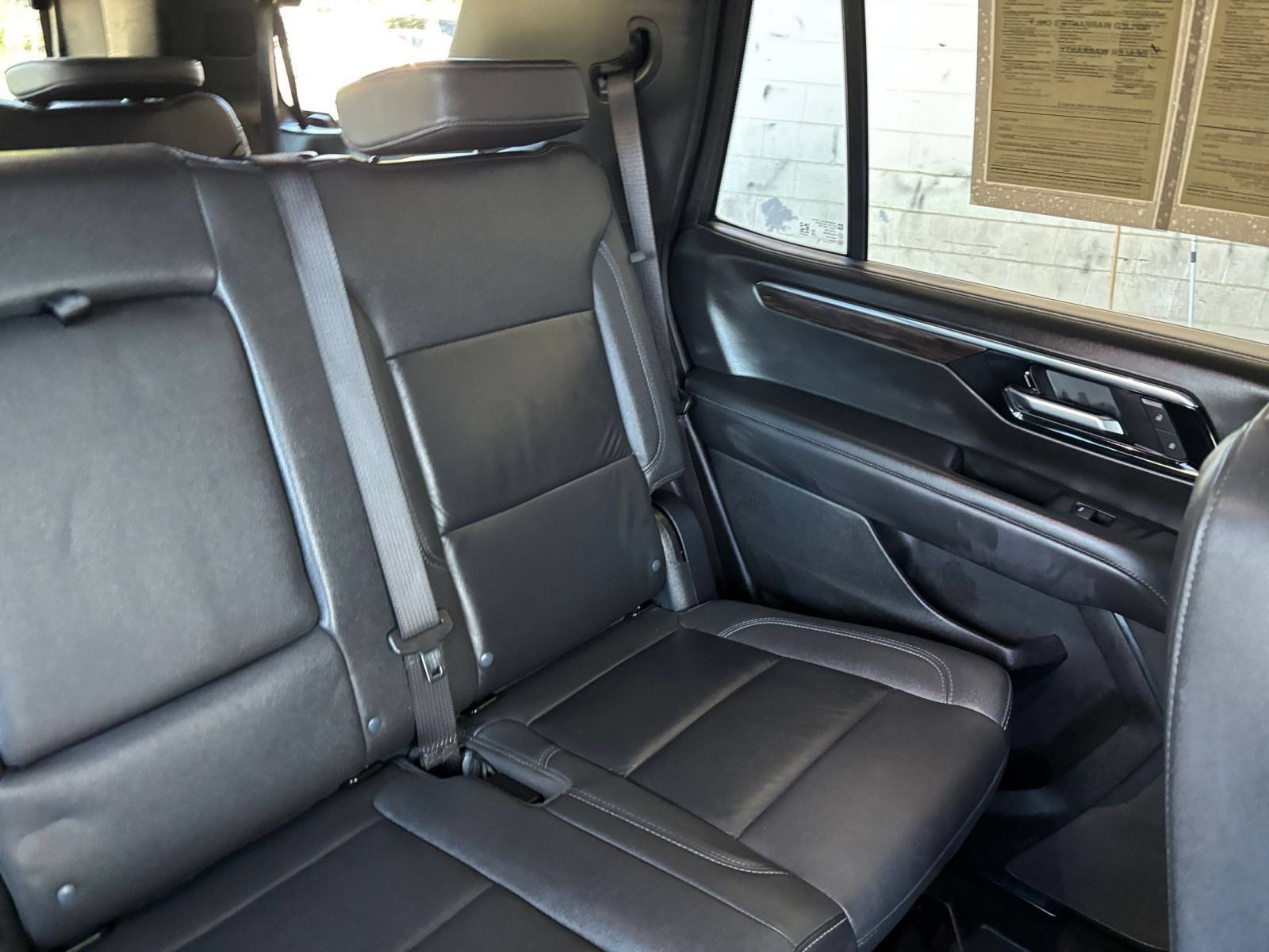 Used 2025 Chevrolet Tahoe Z71 AWD/4WD image 40