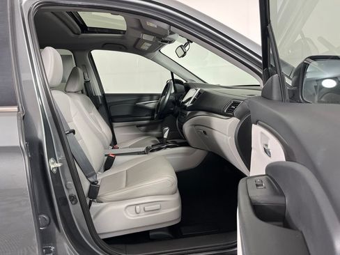 Used 2019 Honda Ridgeline RTL-T image 6