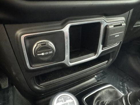 Used 2022 Jeep Wrangler Sport AWD/4WD image 60