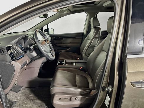 Used 2023 Honda Odyssey Elite image 11