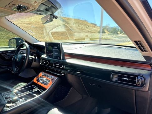 Used 2023 Lincoln Aviator Reserve w/ Equipment Group 201A image 31