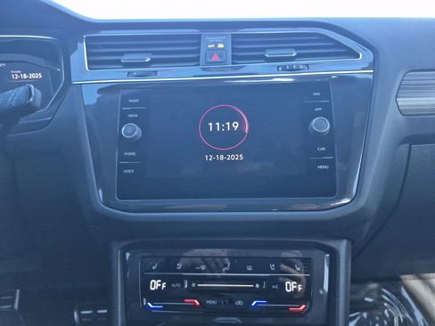 Used 2022 Volkswagen Tiguan SEL R-Line image 9