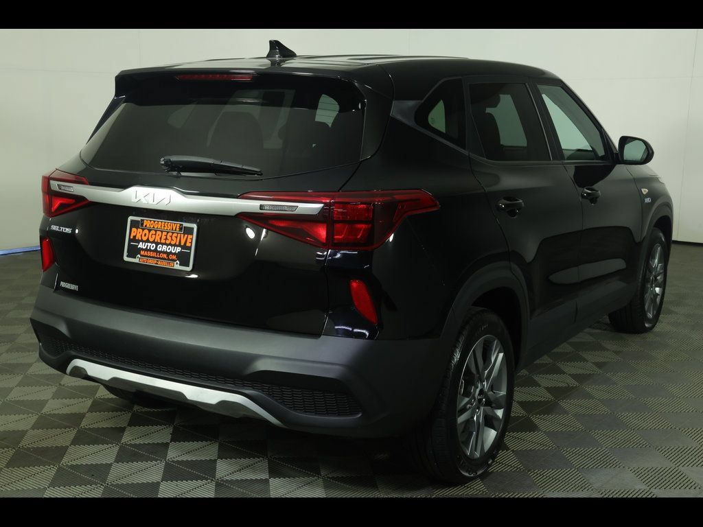 Used 2023 Kia Seltos LX AWD/4WD image 14