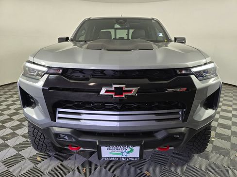 Used 2024 Chevrolet Colorado ZR2 w/ Technology Package AWD/4WD image 2