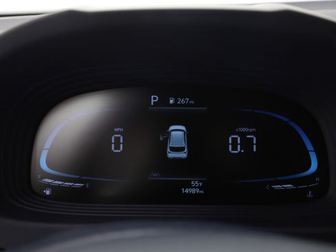 Certified 2023 Hyundai Venue Limited w/ Cargo Package image 27