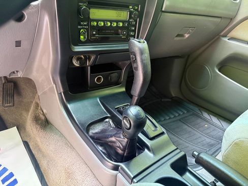 Used 2001 Toyota 4Runner SR5 AWD/4WD image 49