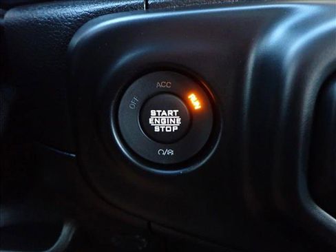 Used 2021 Jeep Wrangler Sport image 22