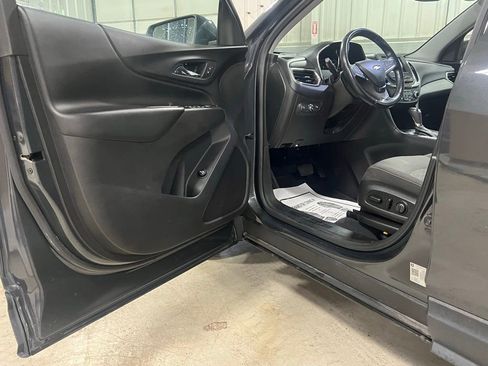 Used 2021 Chevrolet Equinox LT image 18