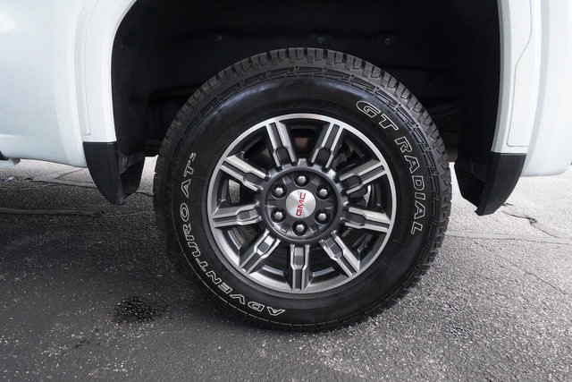 Used 2024 GMC Sierra 1500 AT4 w/ Technology Package AWD/4WD image 39