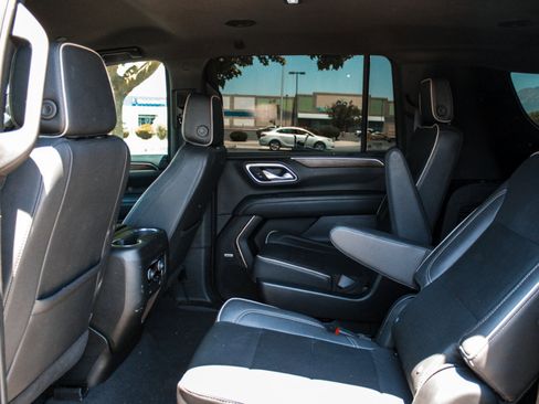 Used 2023 Chevrolet Suburban Premier RWD image 25