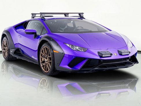 Used 2024 Lamborghini Huracan Sterrato image 5