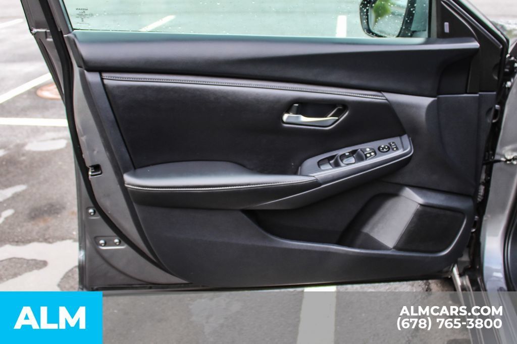 Used 2024 Nissan Sentra SV FWD image 35