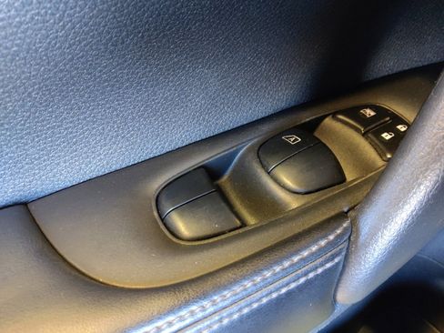 Used 2017 Nissan Rogue SV image 27