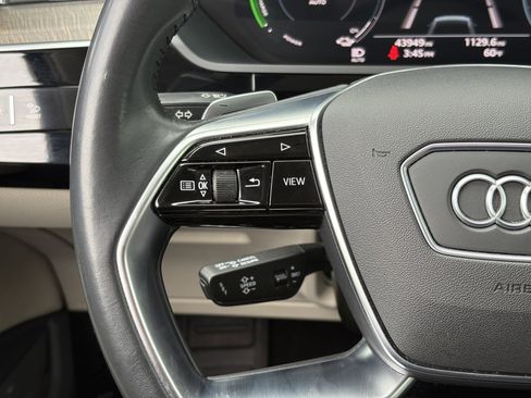 Used 2021 Audi e-tron Prestige w/ Prestige Package image 18